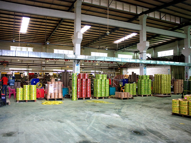 宏展-車(chē)間一角